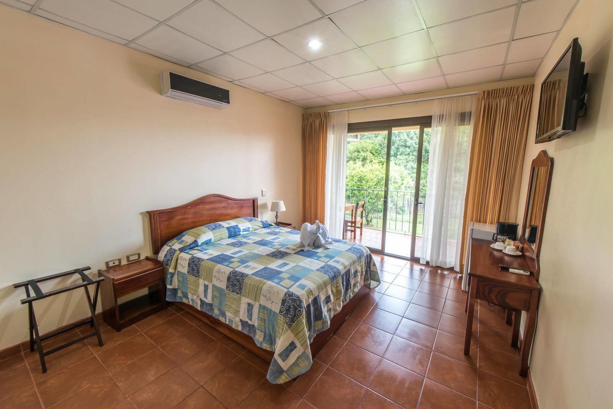Hotel Monte Real Ла Фортуна Экстерьер фото