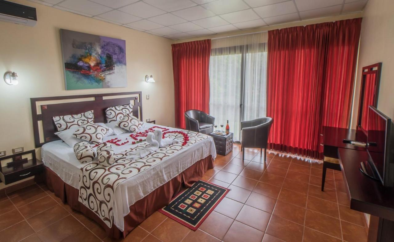 Hotel Monte Real Ла Фортуна Экстерьер фото